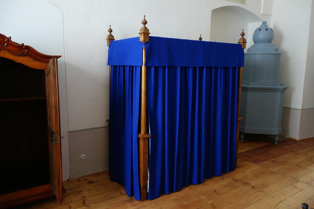 Nový konvent, mnišské cely - kopie postele
