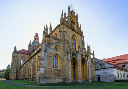 kostel Nanebevzetí Panny Marie - západní průčelí